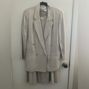Vintage 2pc Women Suit